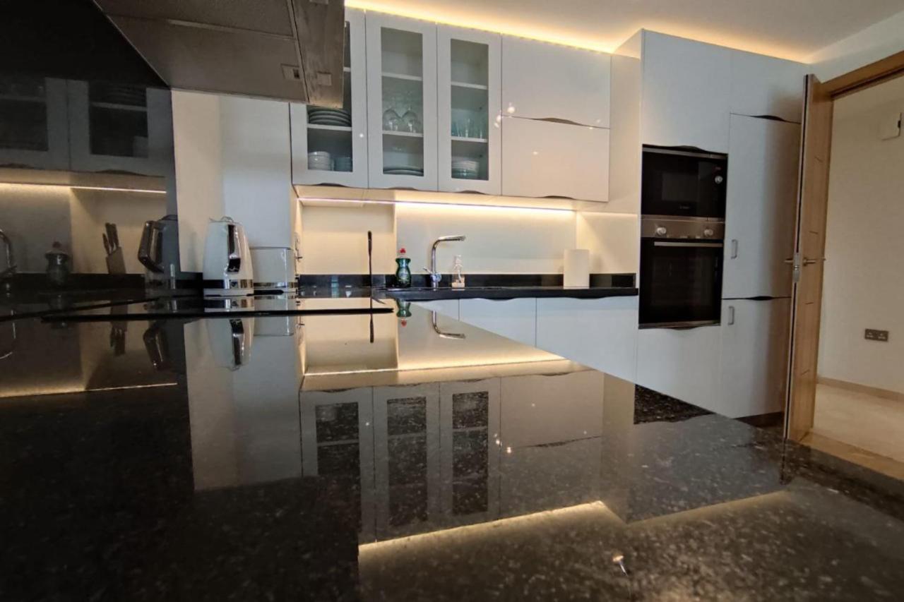 Seaside Serenity Oasis - High Floor - Stunning Views Gibraltar Buitenkant foto